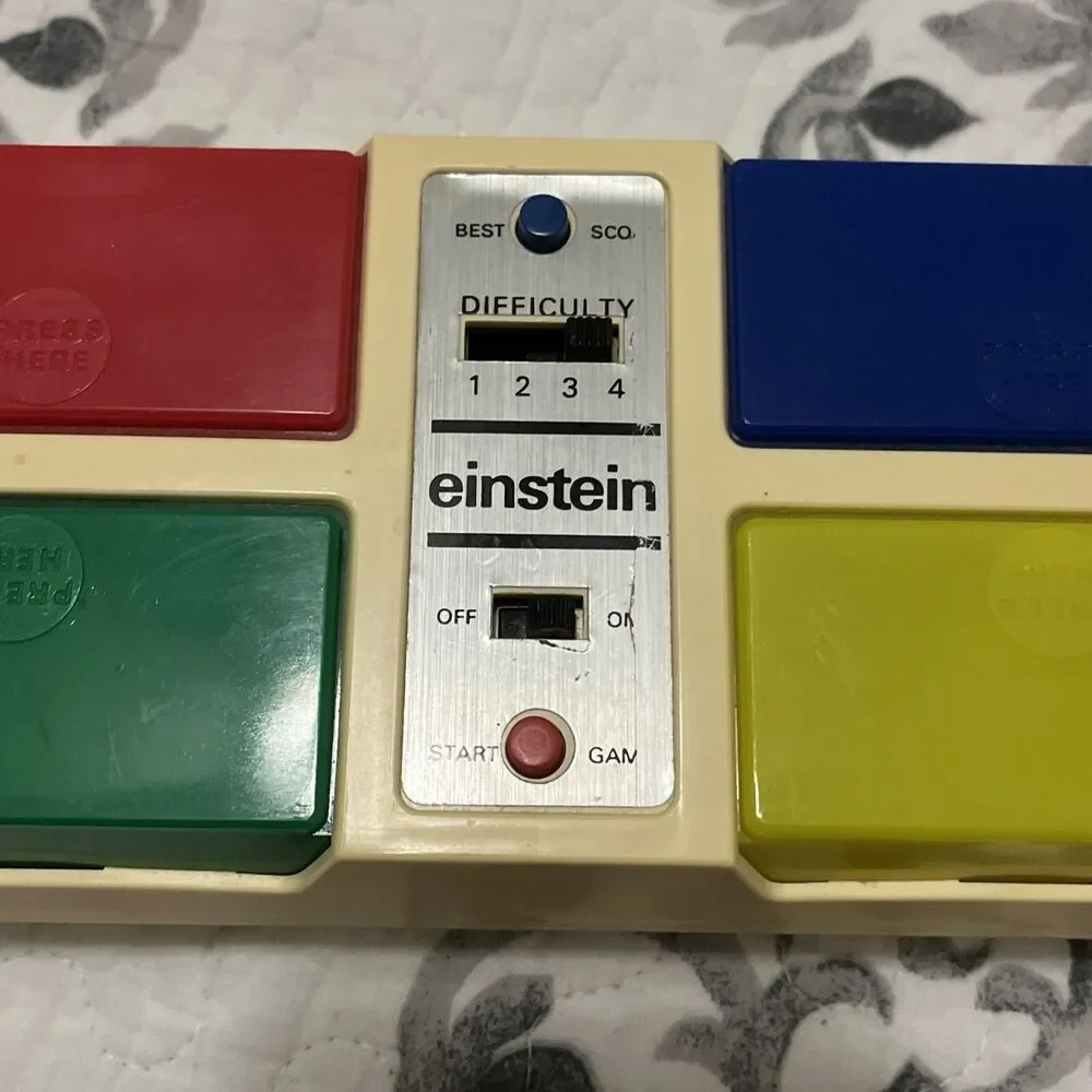 EINSTEIN Vintage Handheld Tabletop Electronic Matching Game -AS IS!! FOR PARTS!!